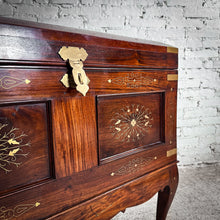 Load image into Gallery viewer, Camel Back Chinese Inlay Hardwood Stand Trunk
