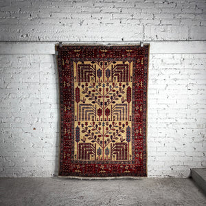 Bakhtiari Accent Persian Knotted Rug