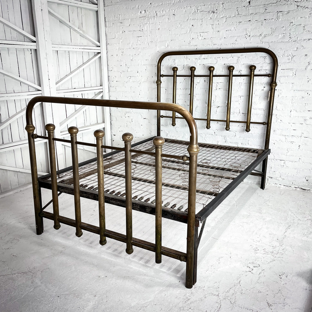 Early 20th Century Traditional Full Double Brass Bed