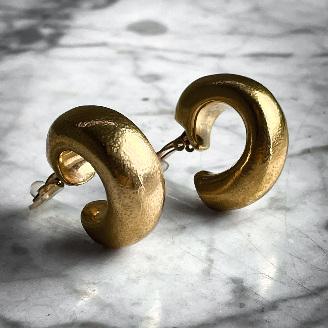 Contemporary Steven Vaubel Classic 18K Gold Vermeil Hoop Earrings