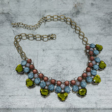 Load image into Gallery viewer, Vintage Metal Faux Gem Collar Necklace

