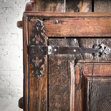 Load image into Gallery viewer, Early18th Century English Oak Hutch Cabinet
