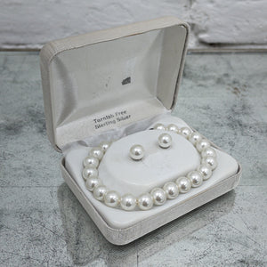 Set of 2 Vintage Classic Faux Pearl Bracelet