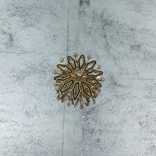 Load image into Gallery viewer, Vintage Classic Gold Diamond Brooch
