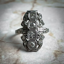 Load image into Gallery viewer, 1930&#39;s Art Deco Gold 18K Diamond Ring
