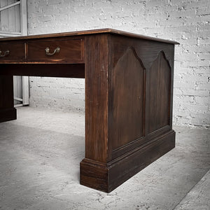 Vintage Transitional Oak Desk